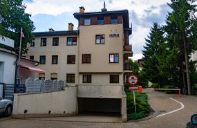 Budynek Mieszkalny Invest Komfrot Sopot Karlikowski Młyn usytuowany w jednej z najbardziej atrakcyjnych architektonicznie i krajobrazowo części Dolnego Sopotu.